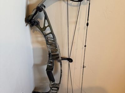 Hoyt Highline Compound Bow - RH, 70lb, Kuiu Verde Camo - Brand New Hunting Bow