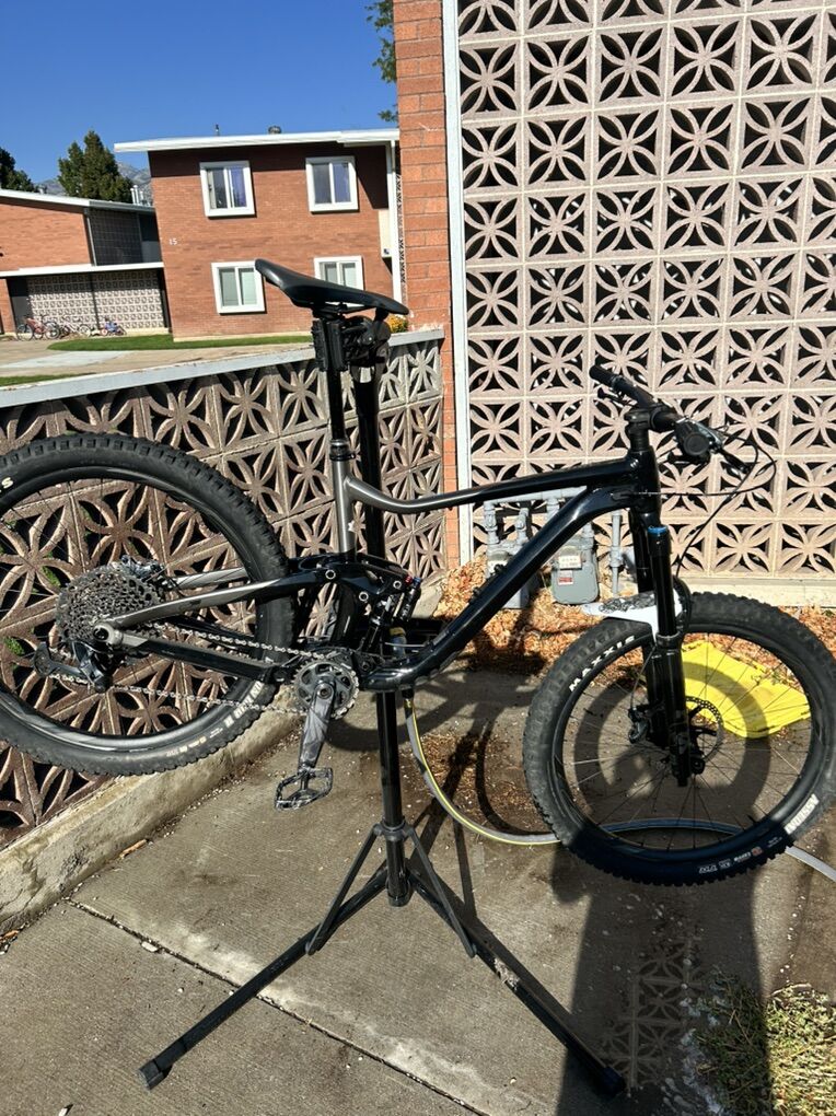 2023 Giant Trance X - Size Large