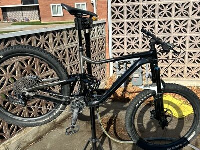 2023 Giant Trance X - Size Large