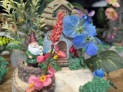 Handmade Fairy Garden Tree Stump Decor with Gnomes, Mushroom House & LED Lights