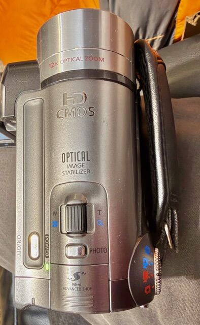 Canon VIXIA HF R100 Flash Memory Camcorder / Camera