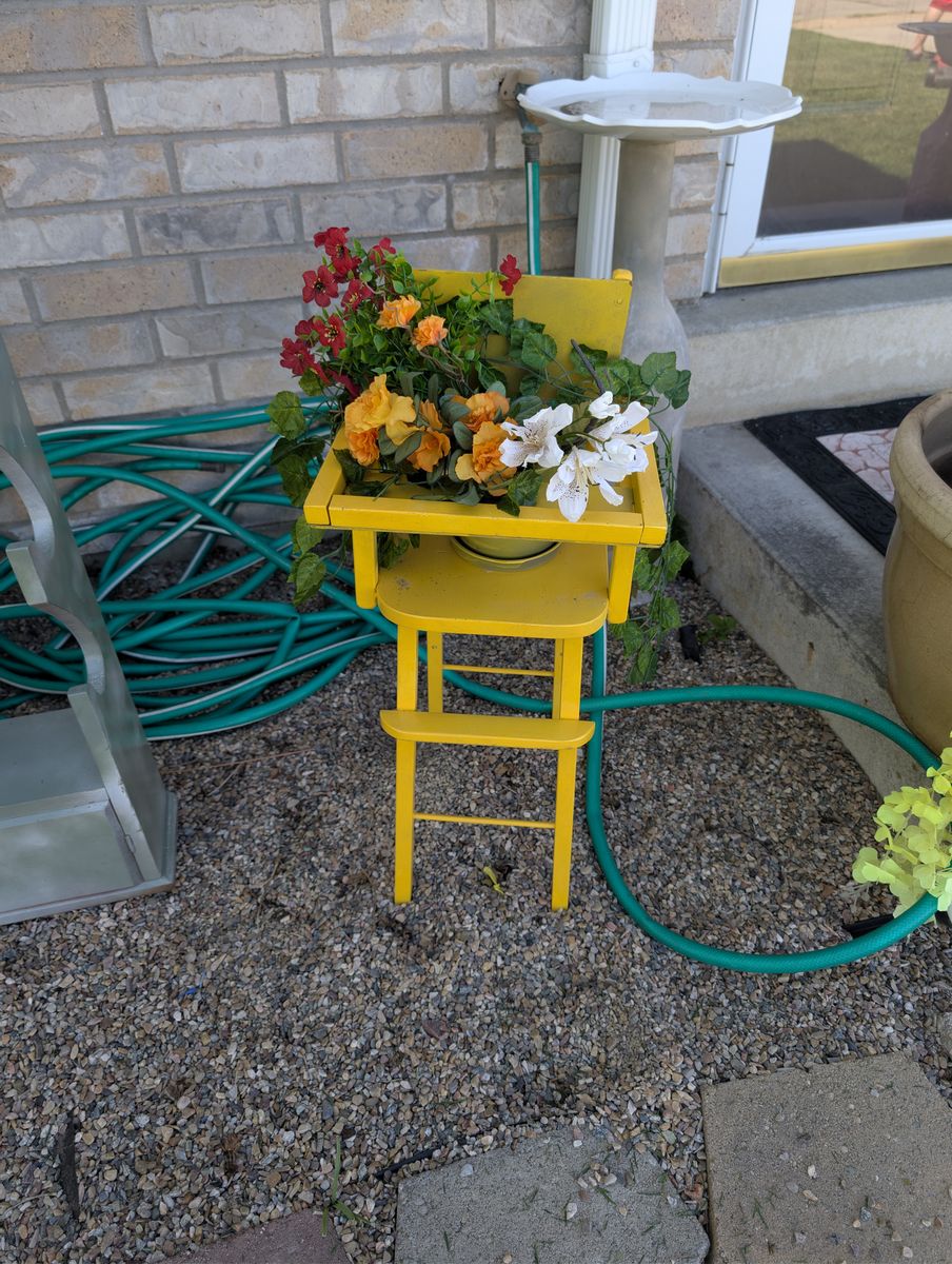 Vintage highchair planter located in Roy venmo or cash fcfs