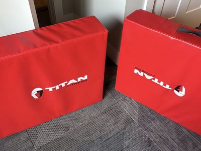 Titan Fitness Silencer Drop Pad Set - Red