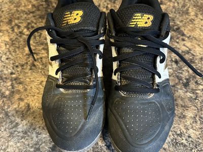 New Balance Softball Cleats Size 6