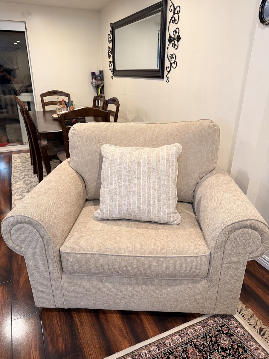 Armchair / Loveseat