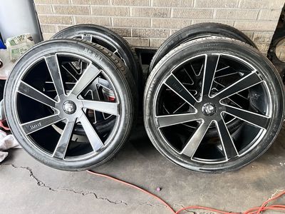 24 DUB Wheels 6 Lugs Universal With Like New Tires