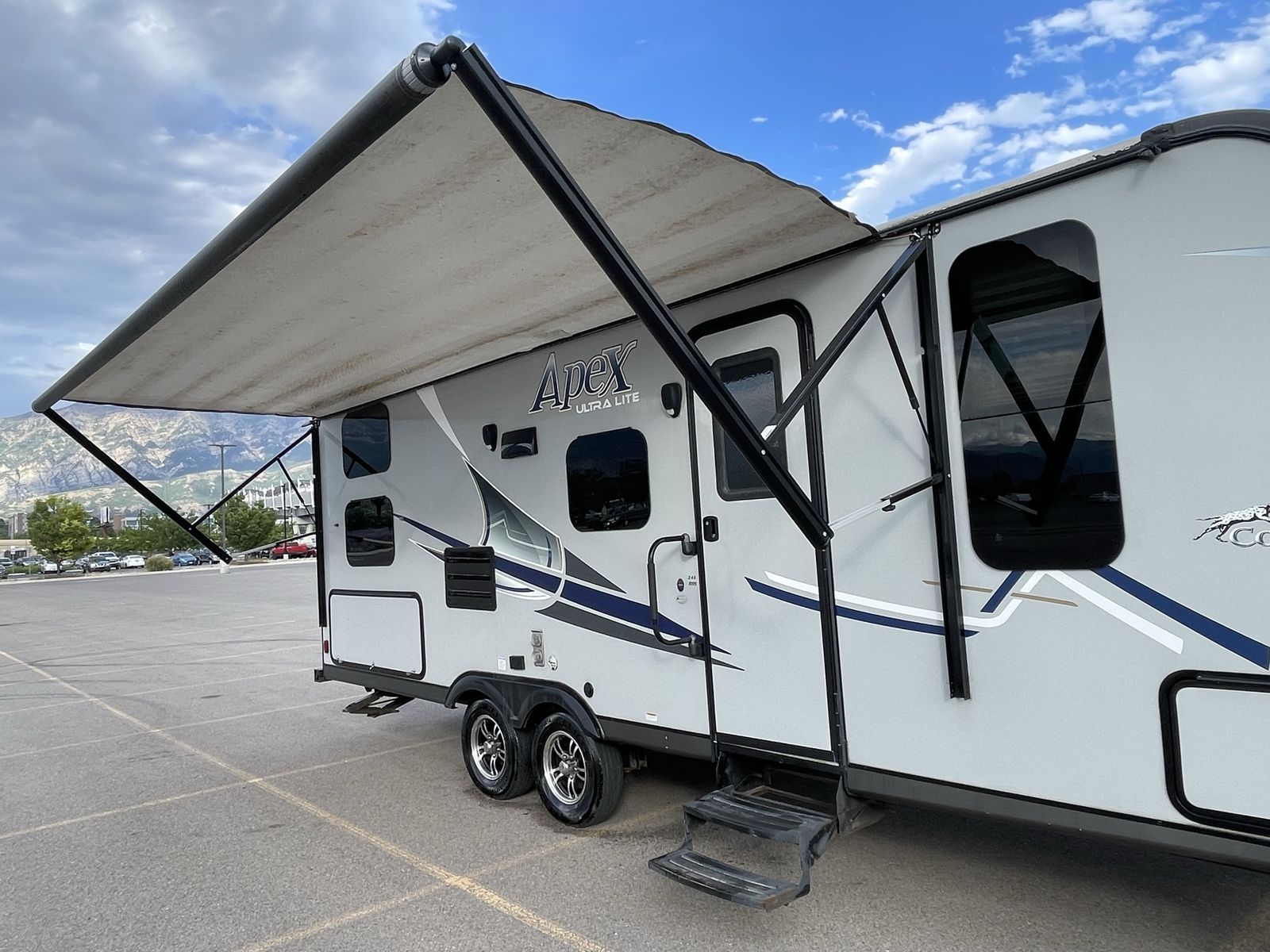 Coachmen Apex Ultra-Lite Travel Trailer with Awning - Great Condition