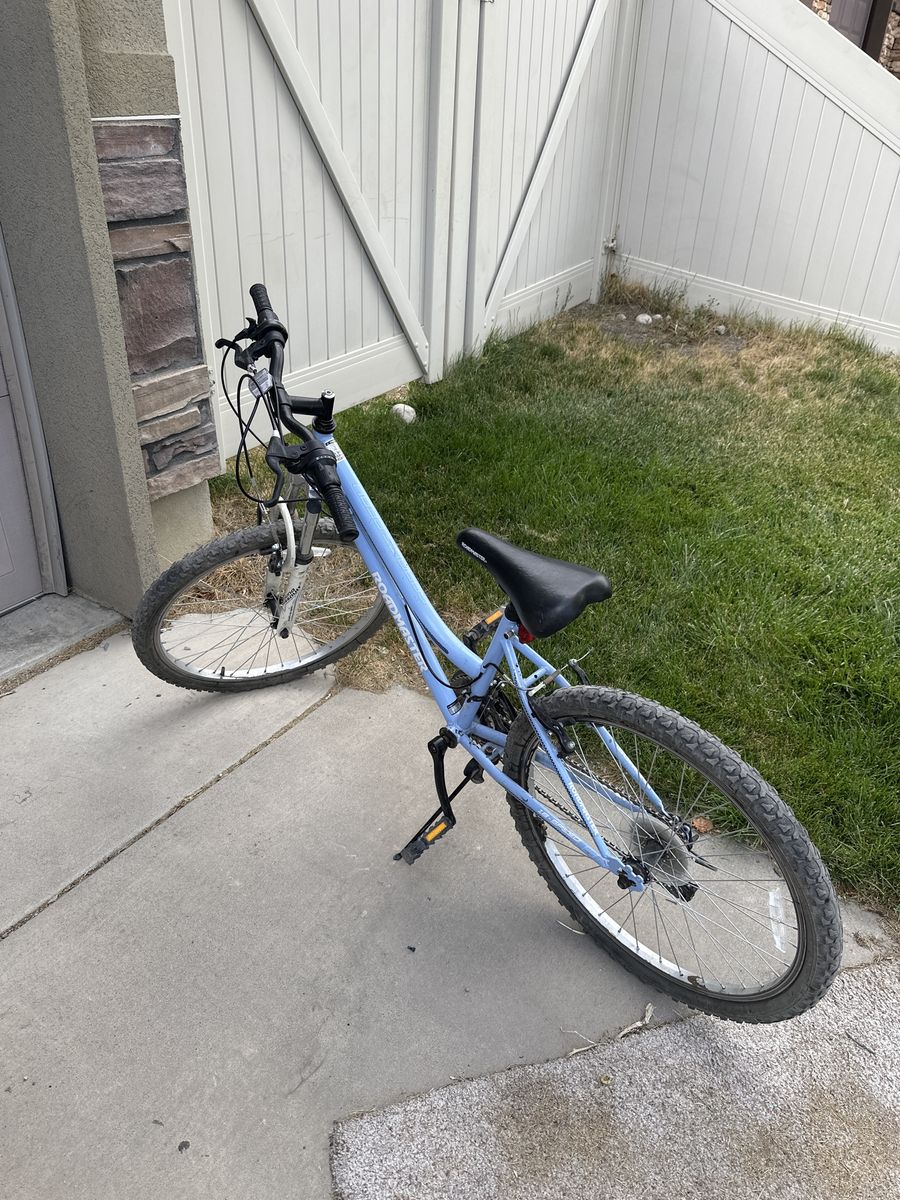 Roadmaster 24 in Kids Mountain Bike - Light Blue, Rear Shifter Broken Free