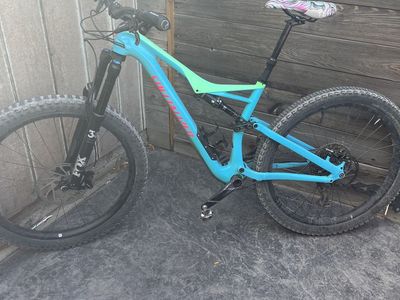 2017 Specialized Stumpjumper - Medium