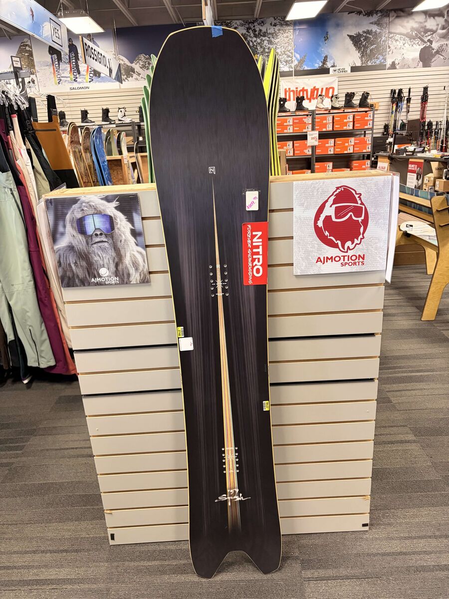 Nitro Squash 159cm Snowboard - Lightly Used