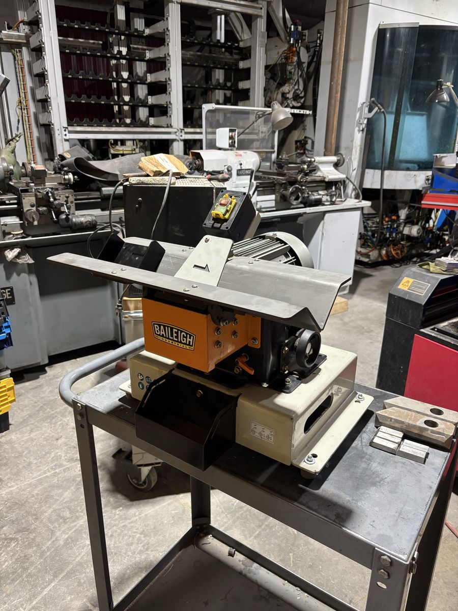 Baileigh Industrial CM-6 Electric Beveler 110V 1100W 3420 RPM Metal Beveling