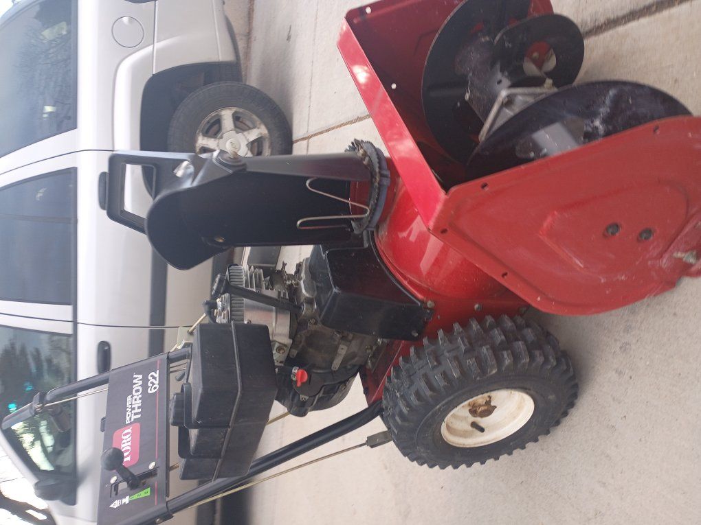 ️️ 2 TORO SNOWBLOWERS – BOTH RUN GREAT – PRICED