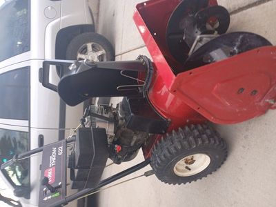 ️️ 2 TORO SNOWBLOWERS – BOTH RUN GREAT – PRICED
