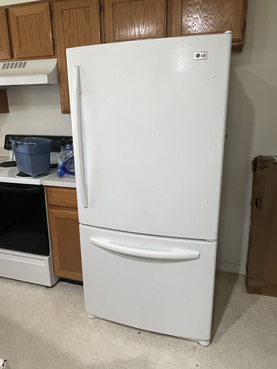 LG White Refrigeraror
