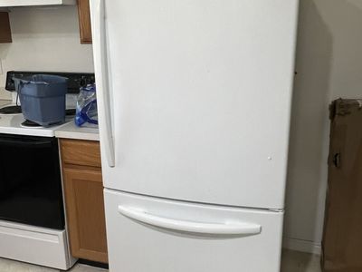 LG White Refrigeraror