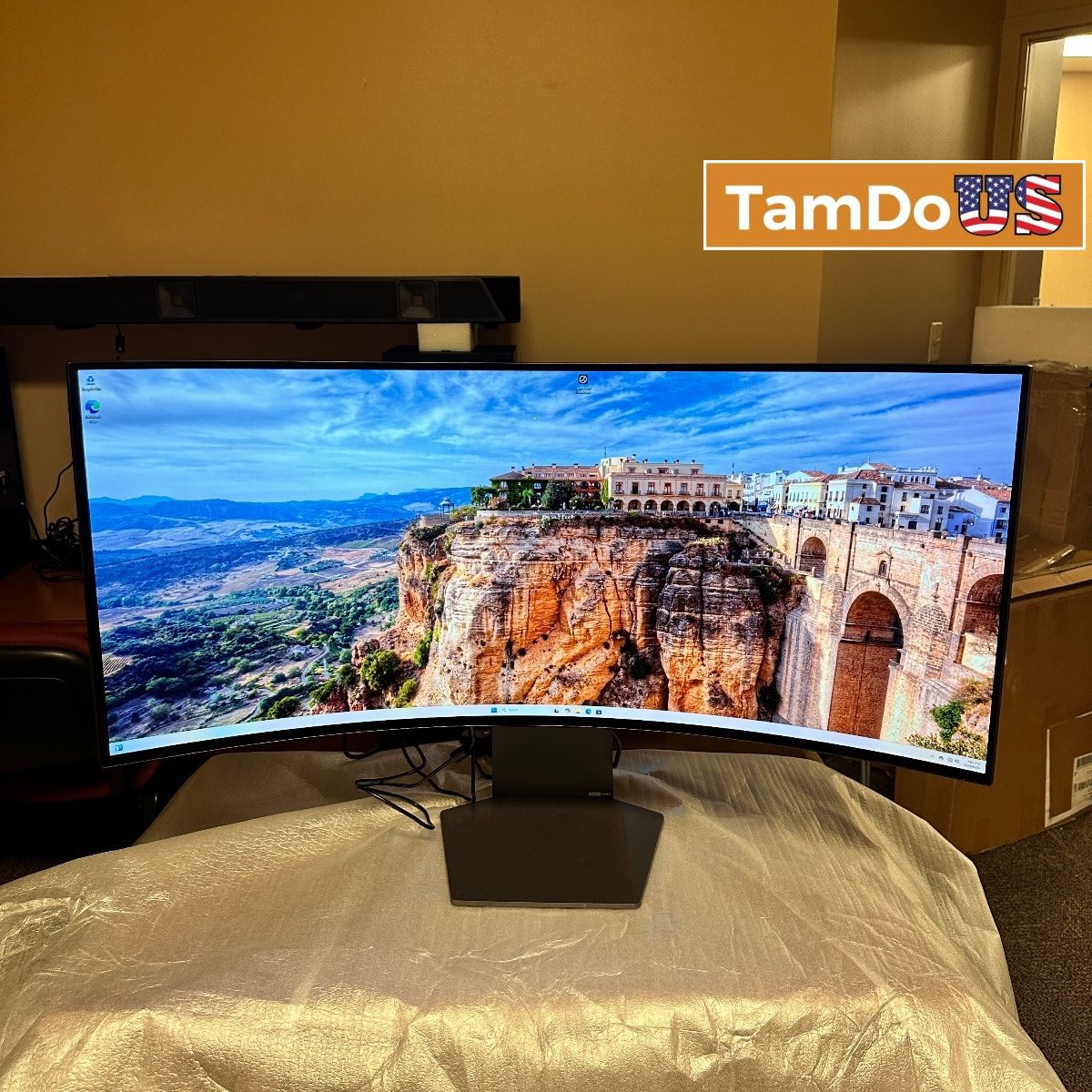 LG UltraGear 39GS95QE-B 39" Curved OLED Gaming Monitor 240Hz G-SYNC FreeSync