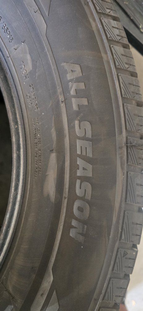 4 ALL SEASON TIRES CROSSMAX 235/64 R18