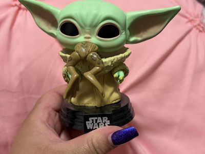 Funko Pop! Star Wars The Child (Grogu) with Frog - The Mandalorian Bobble-Head Figure
