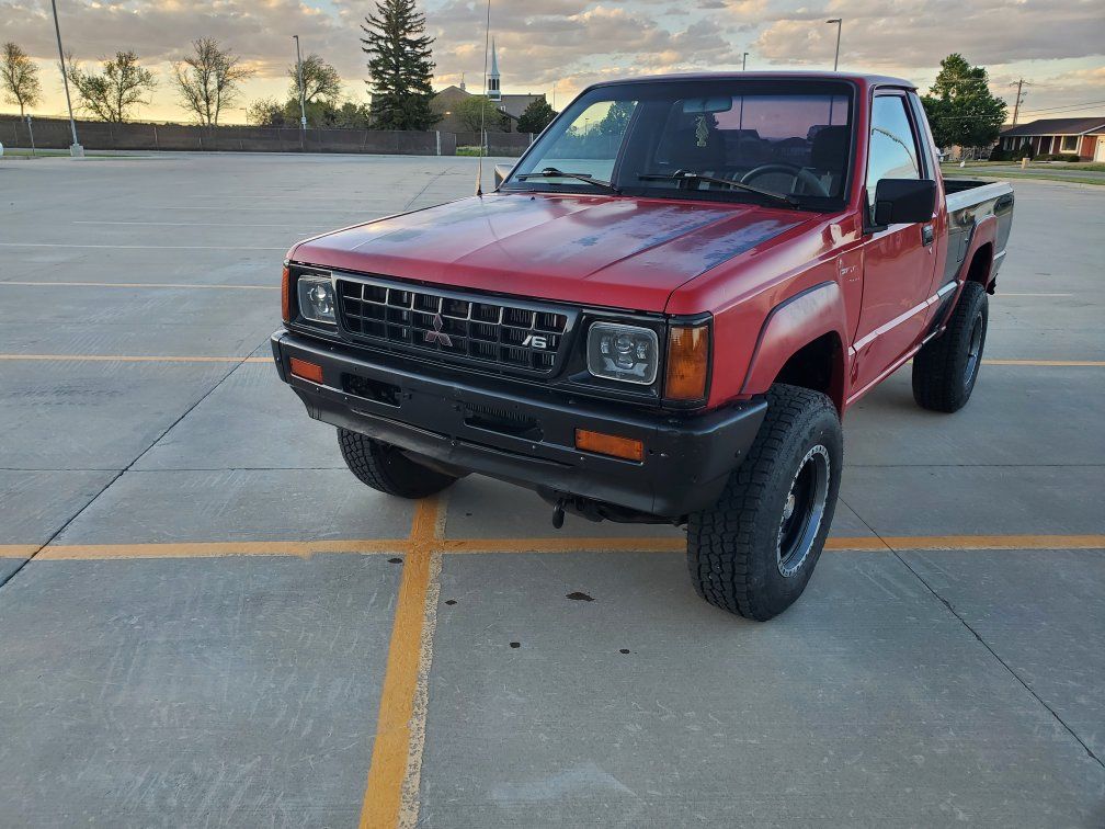 1991 Mitsubishi Mighty Max Sport