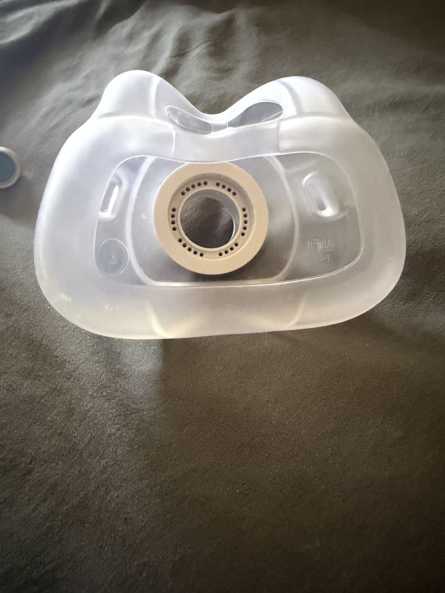 ResMed F40 Cushion Large (similar to picture except under nose and over mouth)