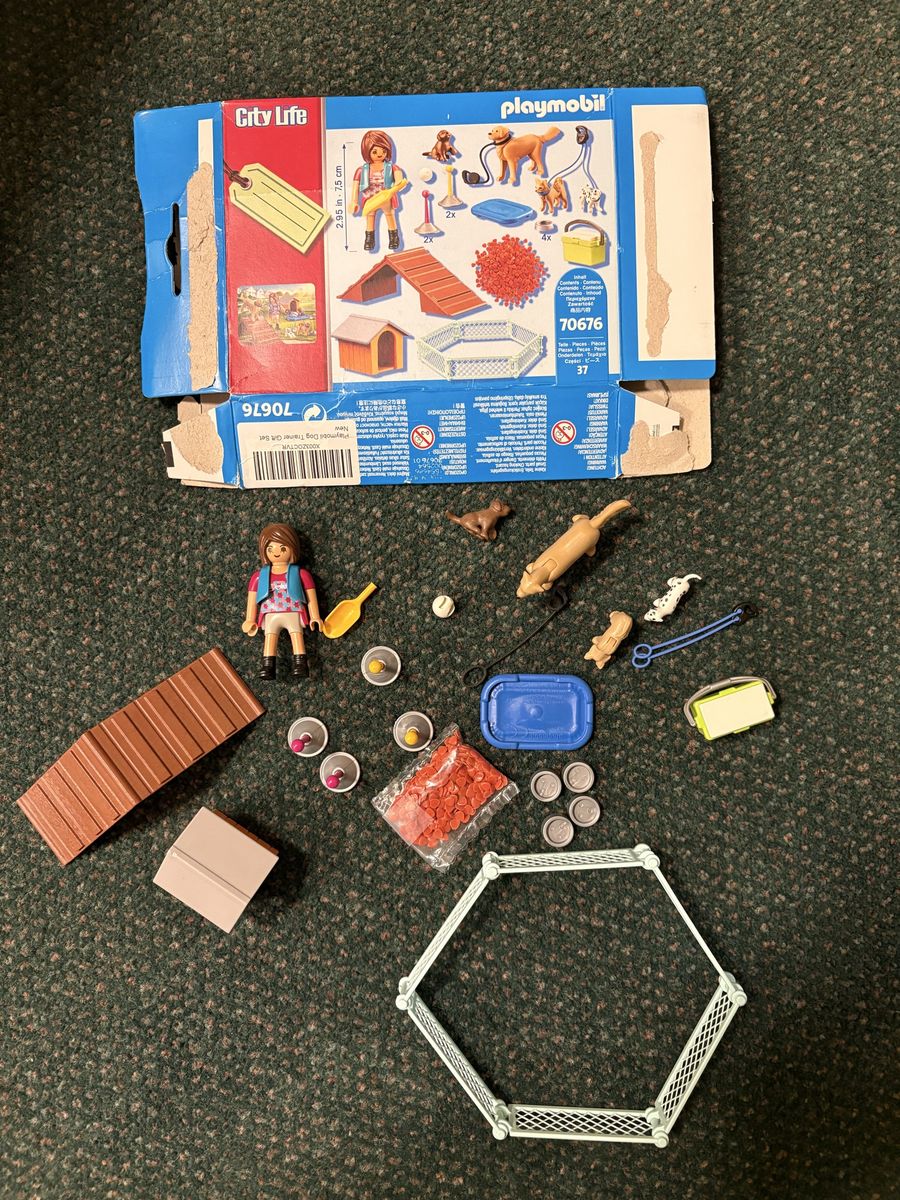 Playmobil 70676 City Life Dog Trainer Gift Set