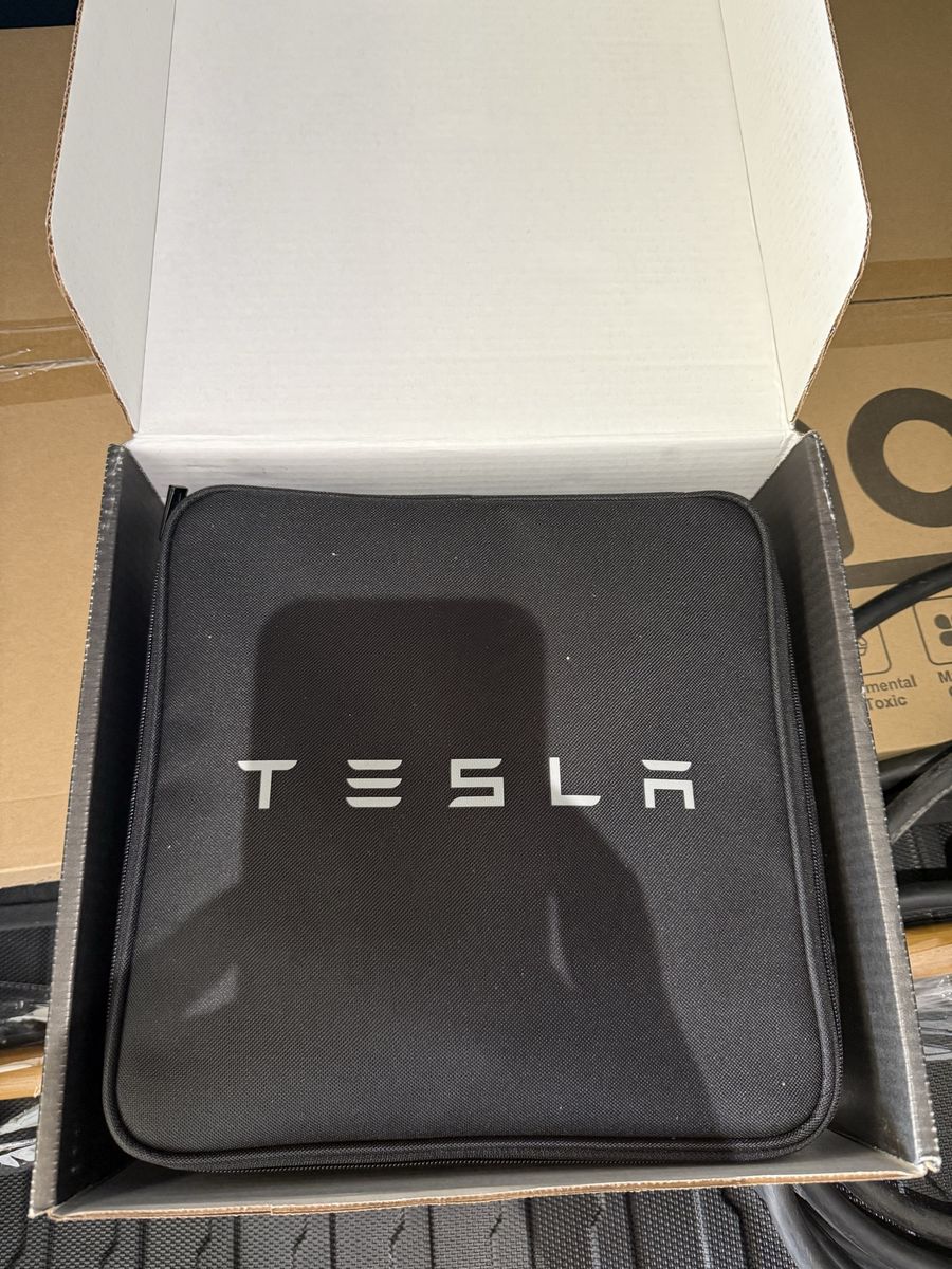 New Tesla Gen 3 Mobile Connector Bundle with NEMA 5-15 & 14-50 Adapter in Carrying Case