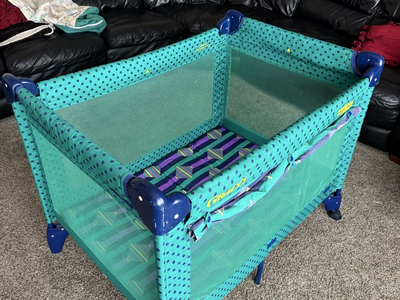 Graco pack and play playpen crib portable with sheet