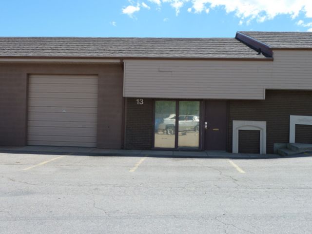 2,400 sq ft Shop Warehouse in Murray for Rent