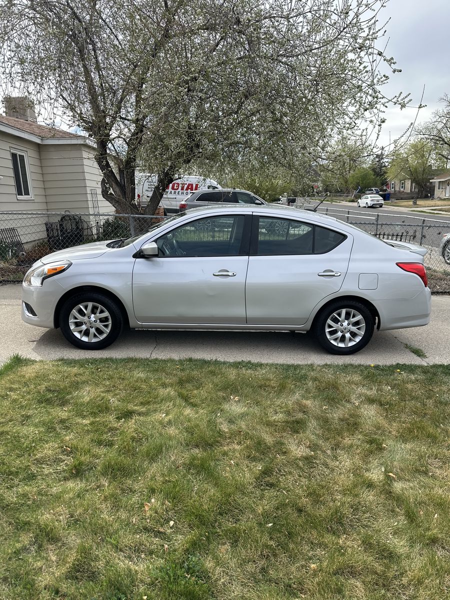 2018 Nissan Versa SV