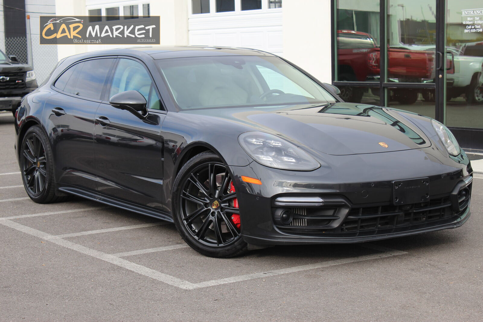 2020 Porsche Panamera GTS Sport Turismo