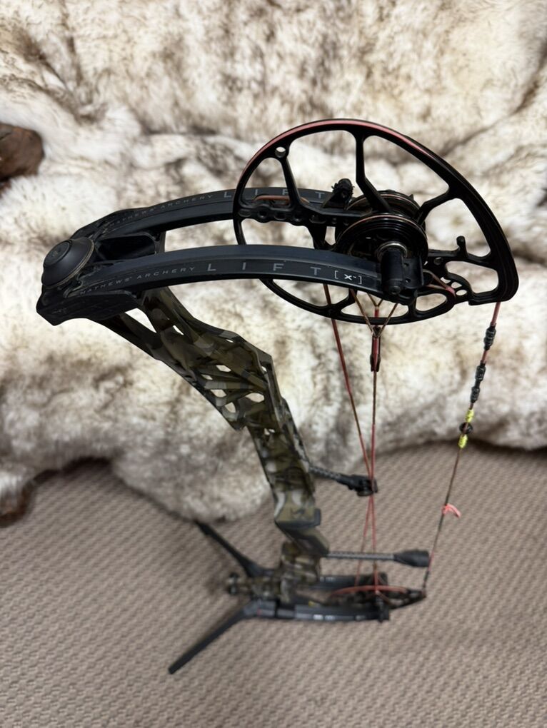 2025 Mathews Lift X 29.5