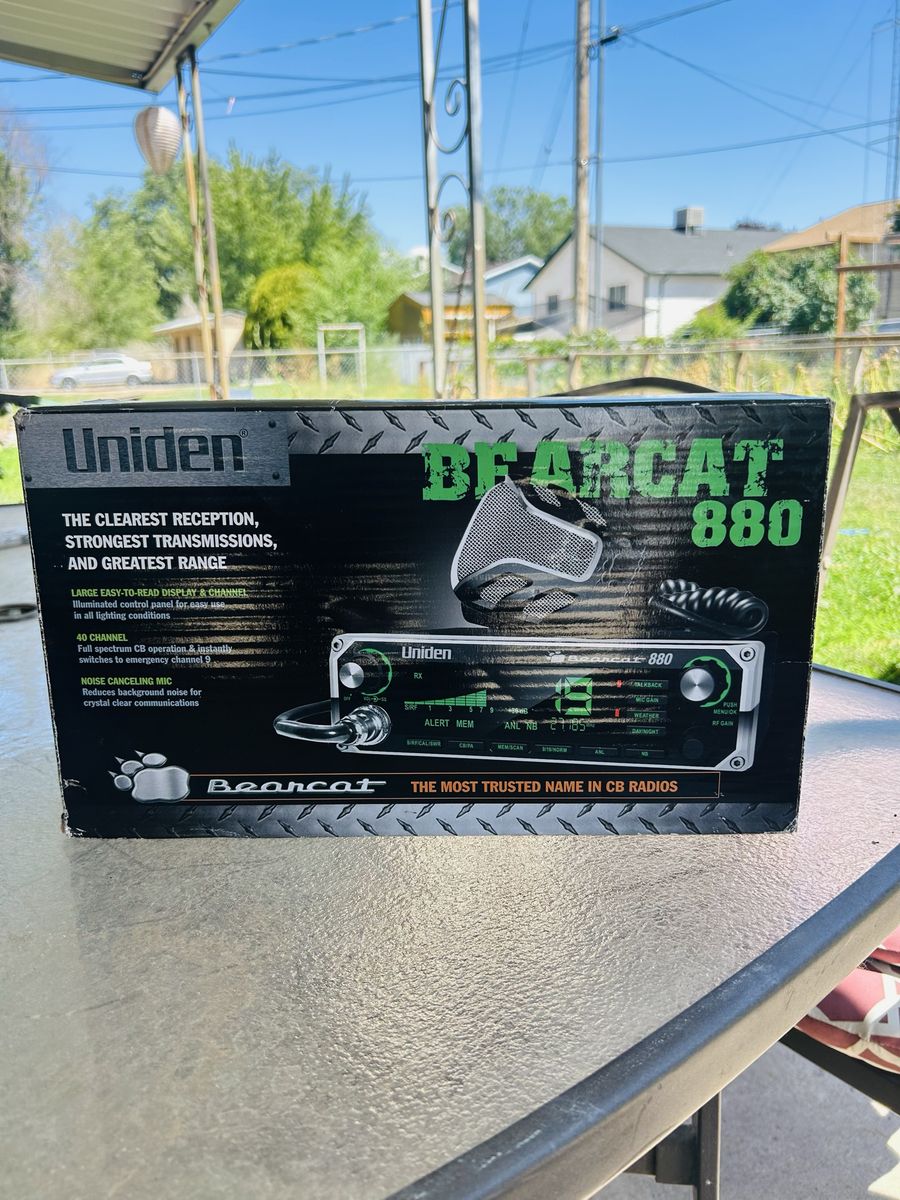 Uniden Bearcat 880 CB Radio