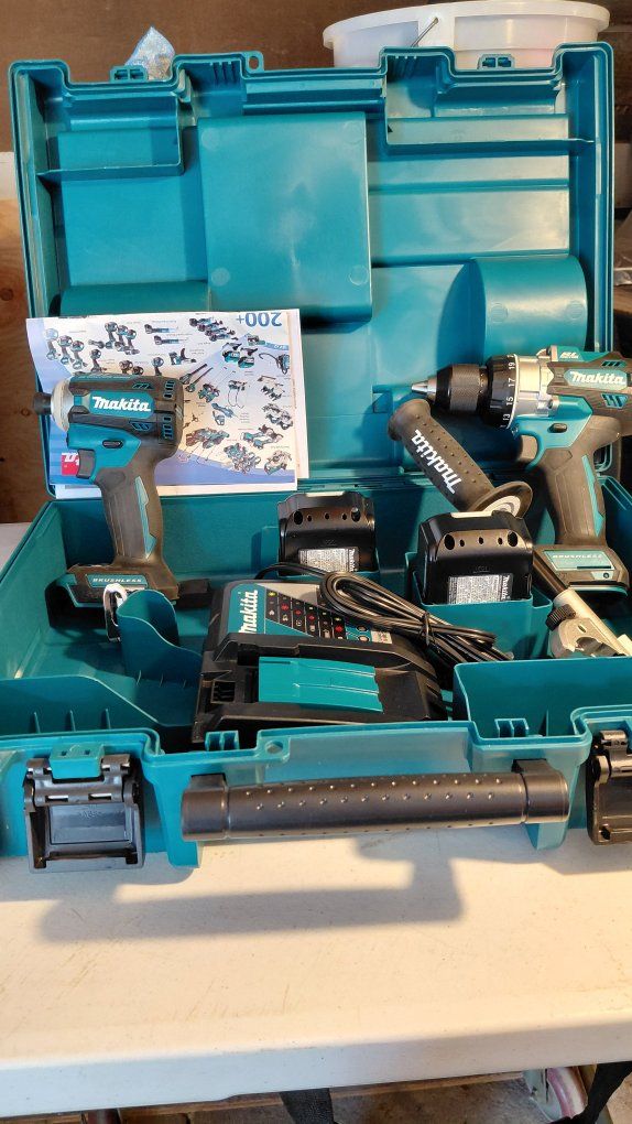 Makita Brushless Cordless Drill and Impact Driver Combo Kit with Charger, Batteries, and Hard Case