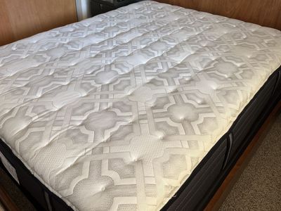 Queen Sealy Posturepedic Cushion Firm