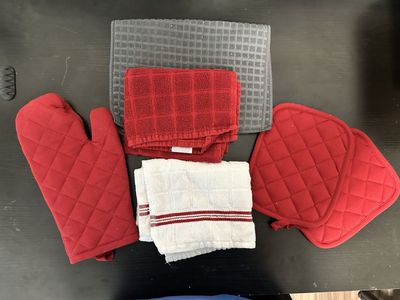 Kitchen Linens Set - Oven Mitt, Pot Holders, Towels
