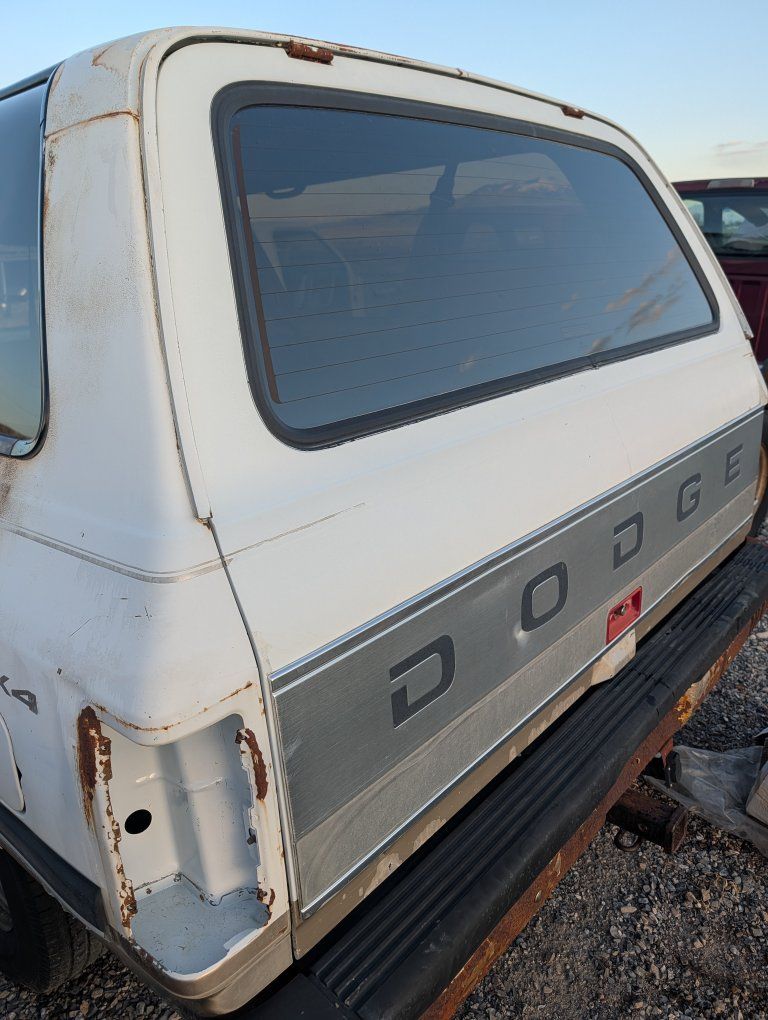 1992 Dodge Ram Charger rear door