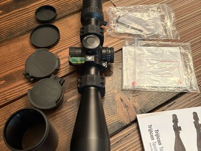 Trijicon Tenmile HX 3-18x50 scope Seekins rings