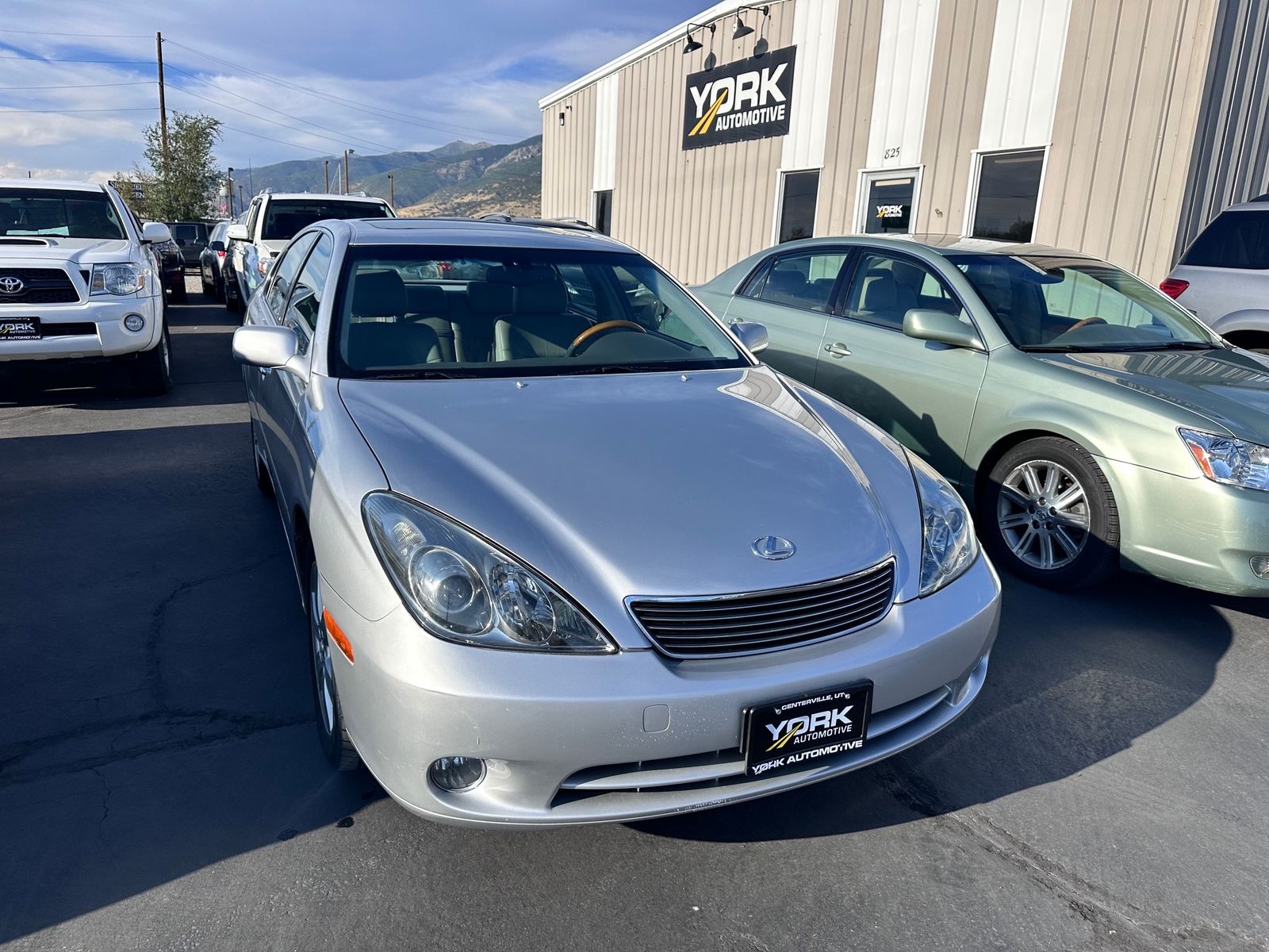 2005 Lexus ES Base