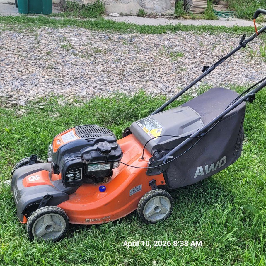 Husqvarna lawn mower AWD drive