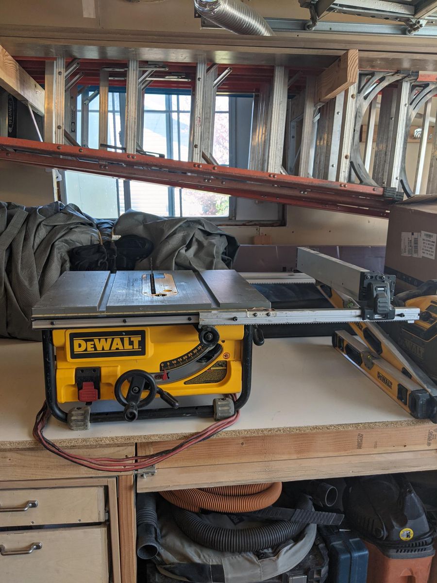 DeWalt table saw 10"