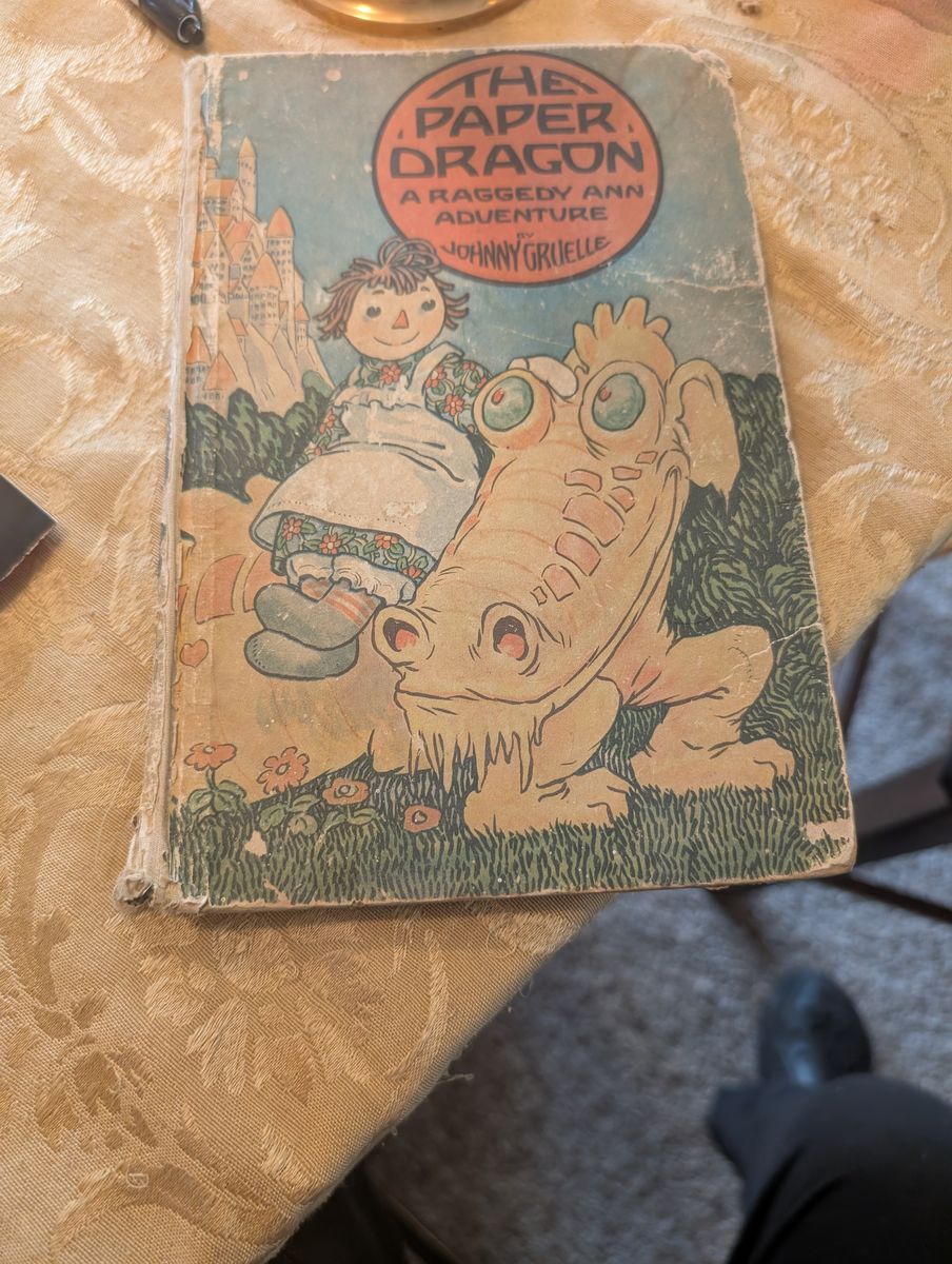 The Paper Dragon: A Raggedy Ann Adventure by Johnny Gruelle Volland