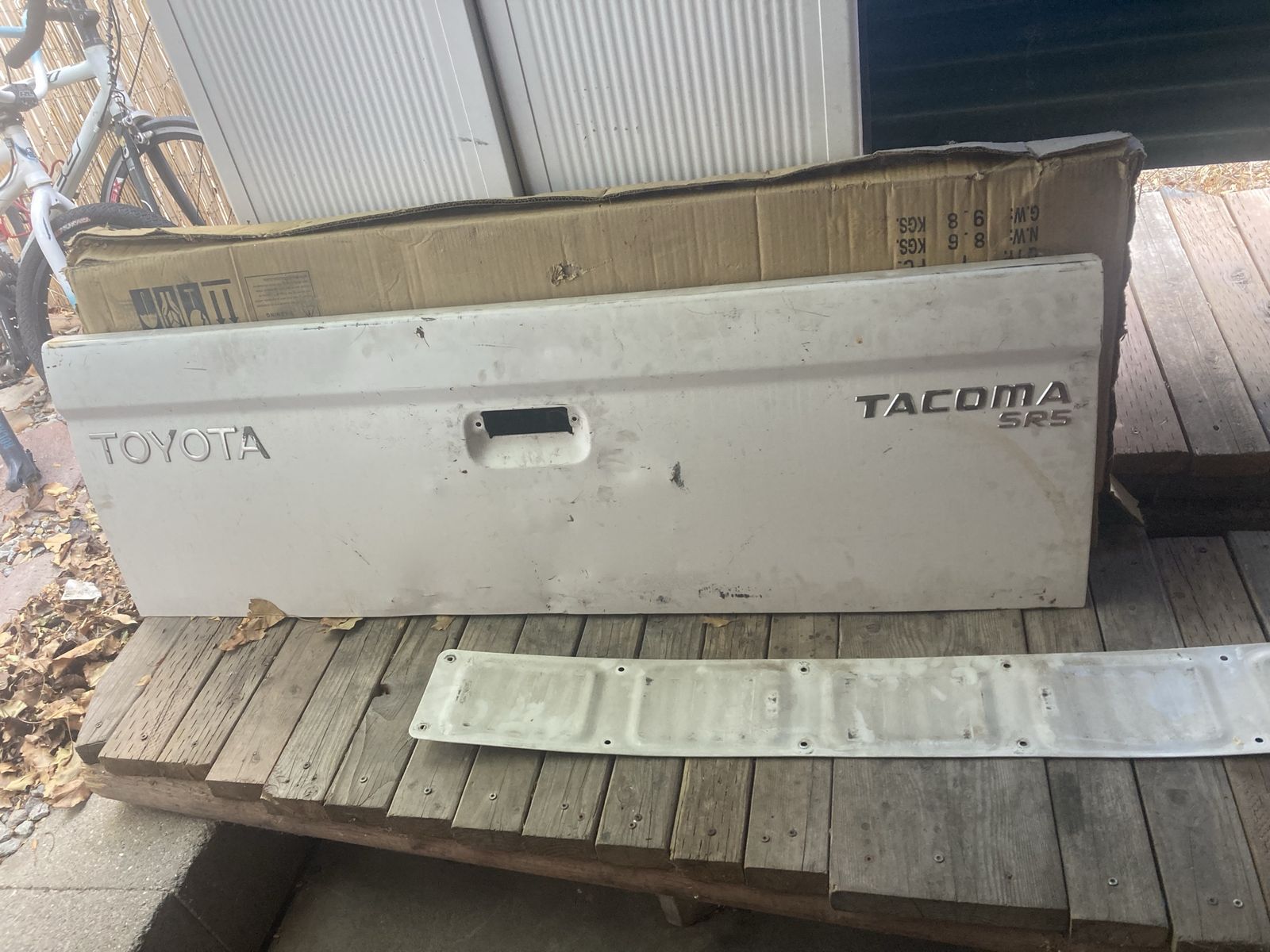 OEM Toyota Tacoma SR5 original tailgate