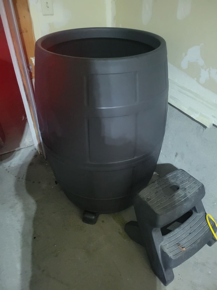 Cold plunge/ice Barrel