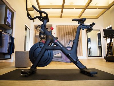 Peloton Bike- Free Delivery