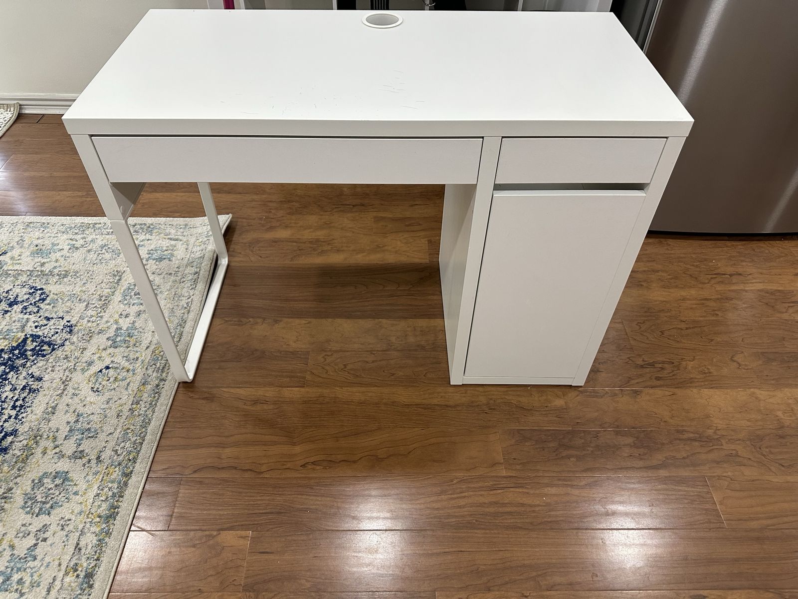 White Office Desk with Drawers & Cabinet - Modern Home or Office Furniture