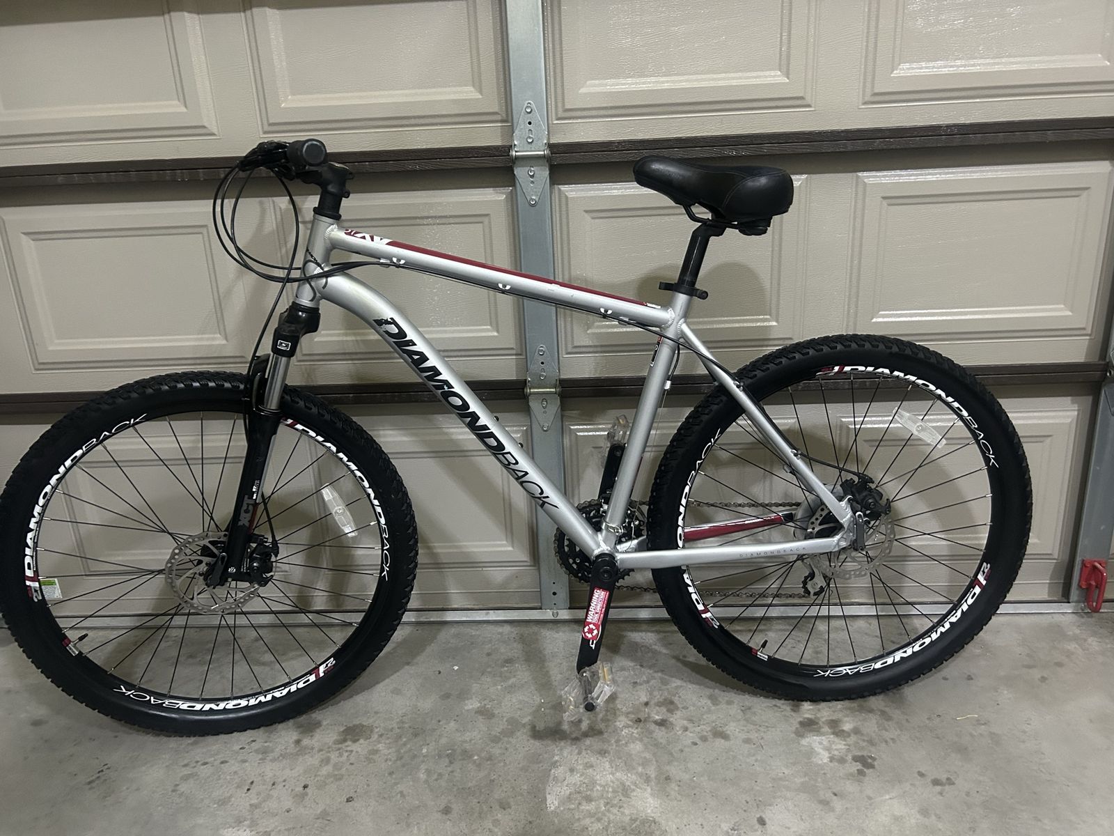 Diamondback Axis - 27.5” Large