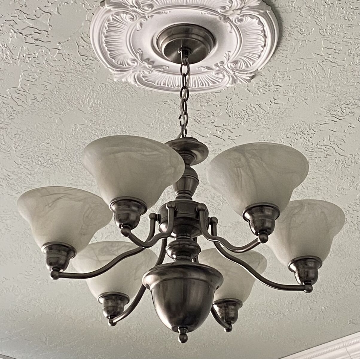 Ceiling light chandelier style