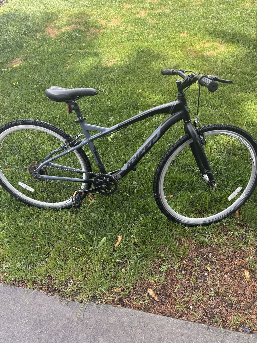 Hyper bike  700 inch wheels 17” frame size single speed and ready to be enjoyed 40.00  only price is firm