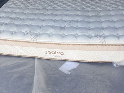 Saatva Loom & Leaf King Mattress