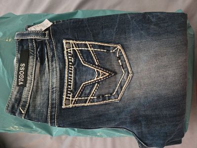 Vigoss Women's Blue Denim Jeans with Embellished Pockets - Size 6 New with Tags